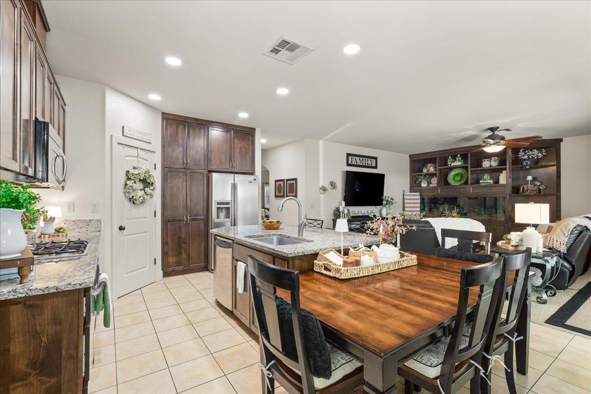 3100 Amos Ct, Modesto, CA 95355