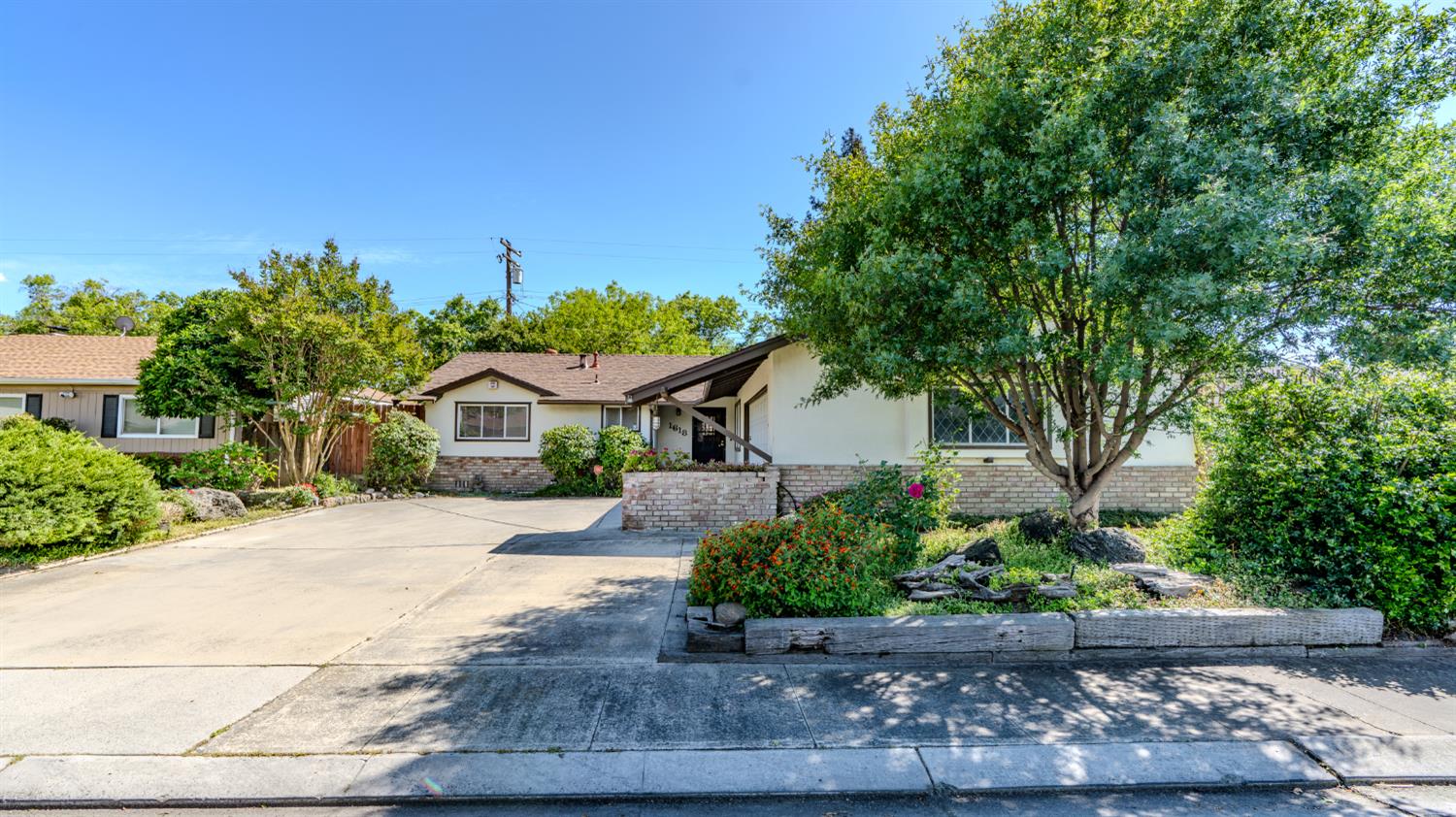 1618 Oakwood Dr, Modesto, CA 95350