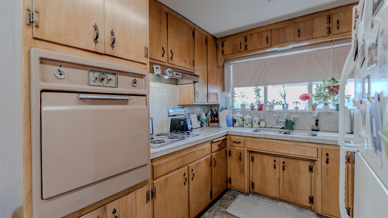 1618 Oakwood Dr, Modesto, CA 95350