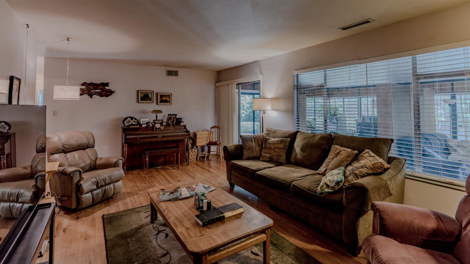 1618 Oakwood Dr, Modesto, CA 95350