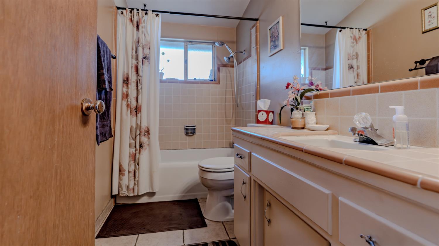 1618 Oakwood Dr, Modesto, CA 95350