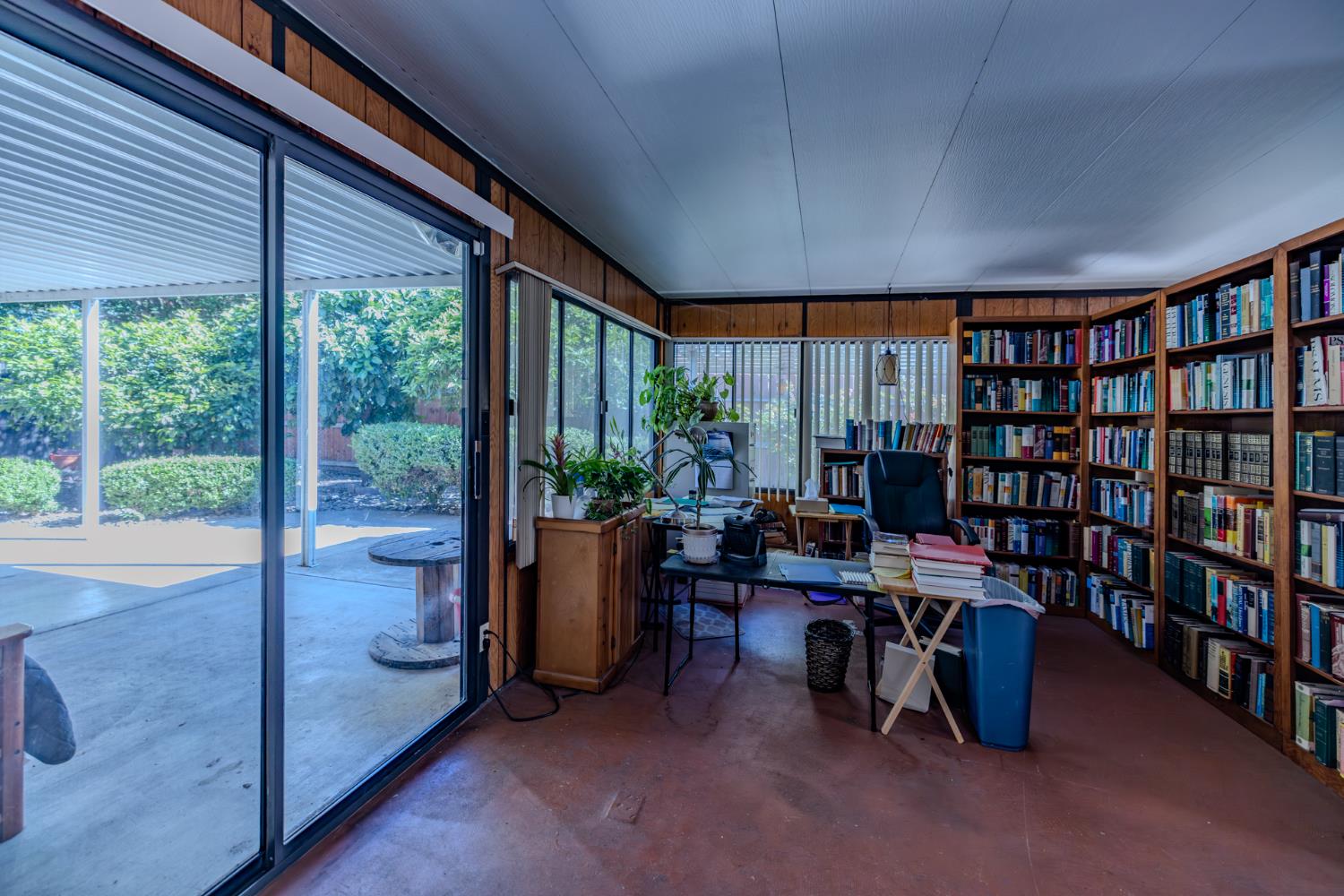 1618 Oakwood Dr, Modesto, CA 95350