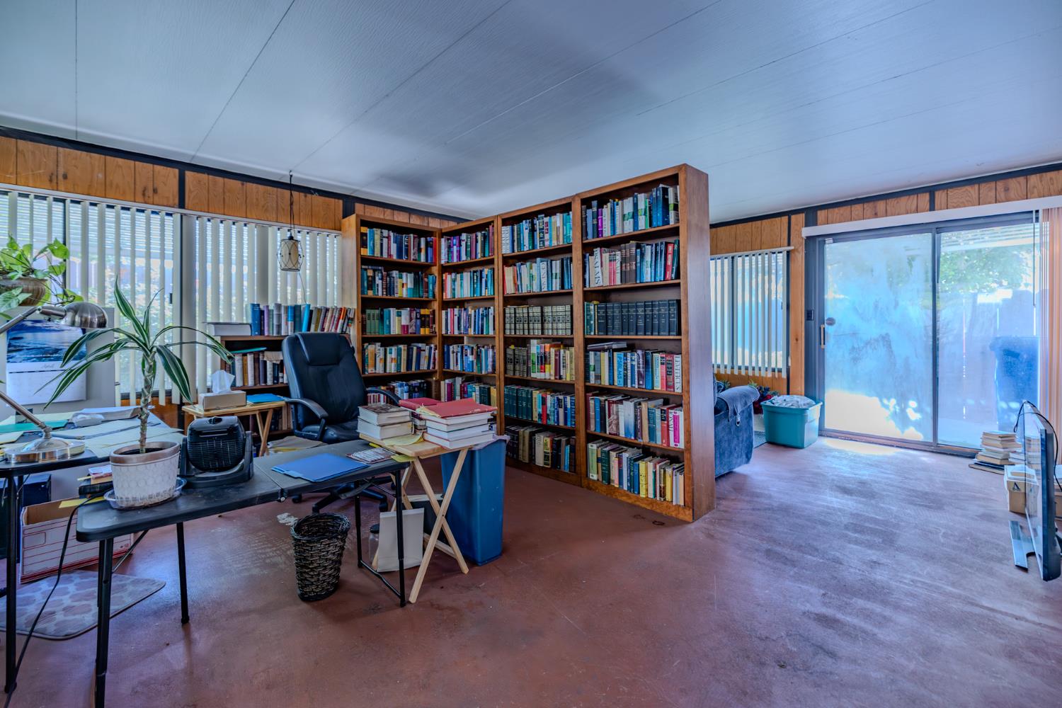 1618 Oakwood Dr, Modesto, CA 95350