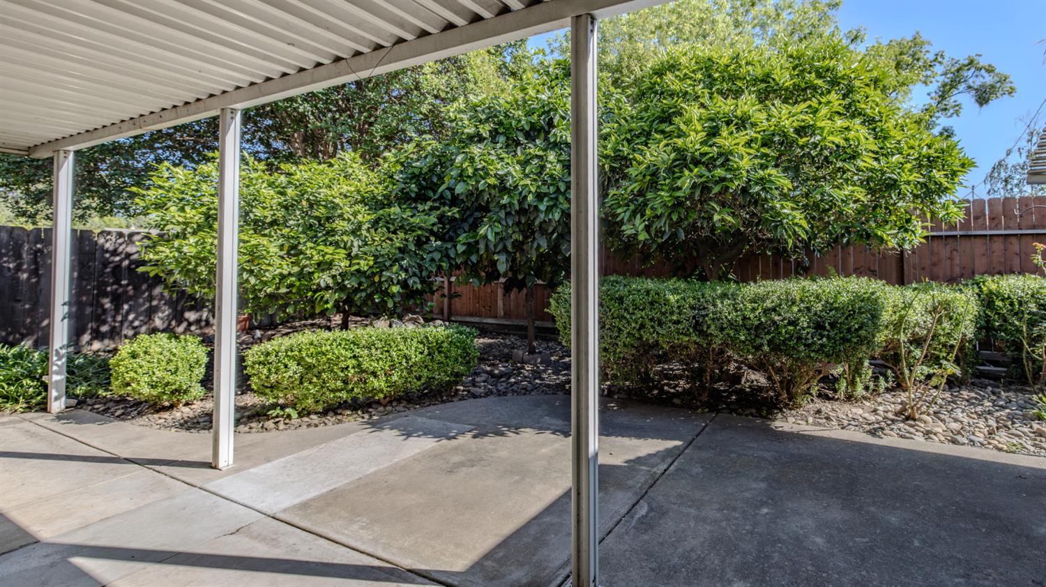 1618 Oakwood Dr, Modesto, CA 95350