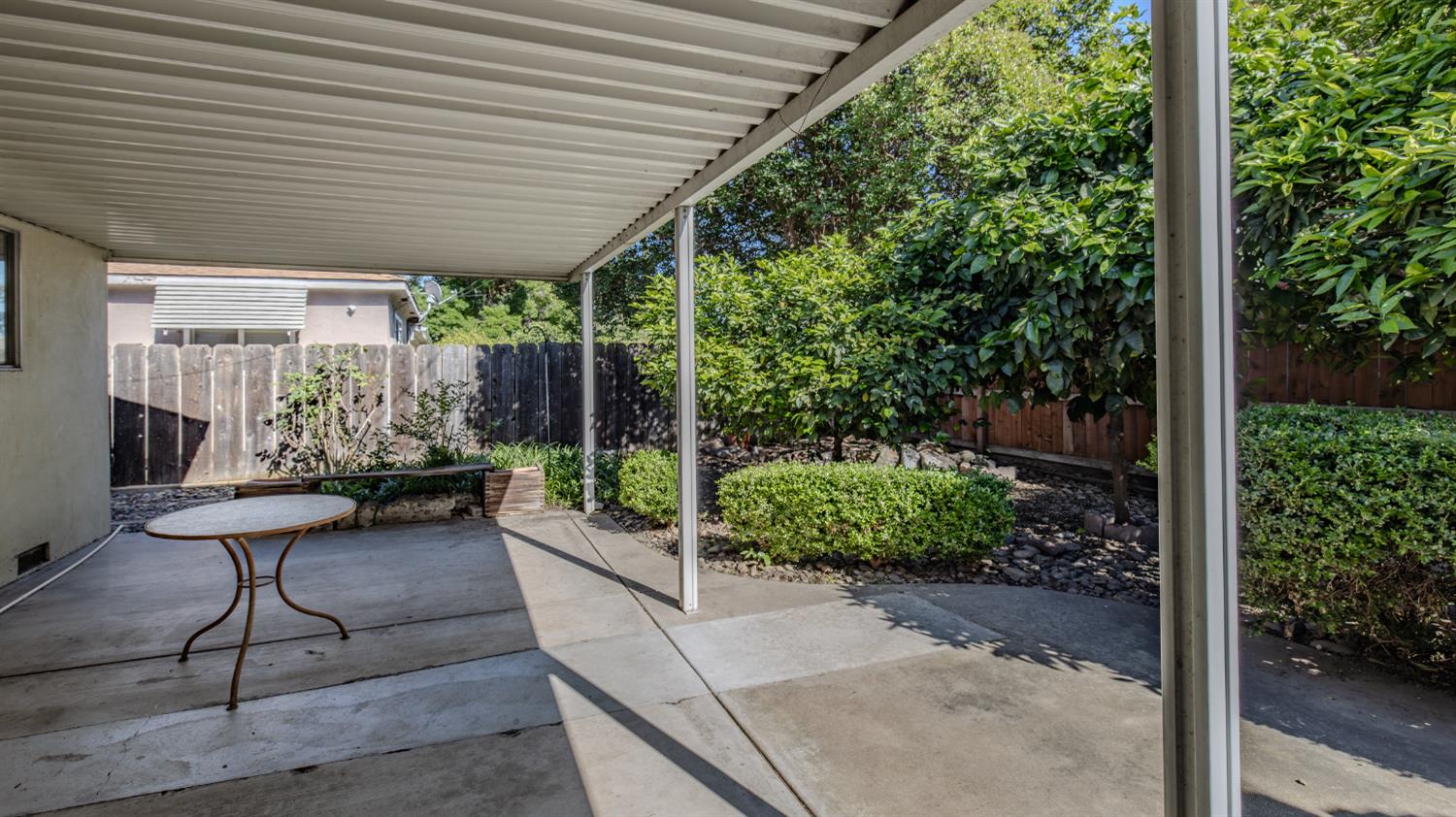 1618 Oakwood Dr, Modesto, CA 95350