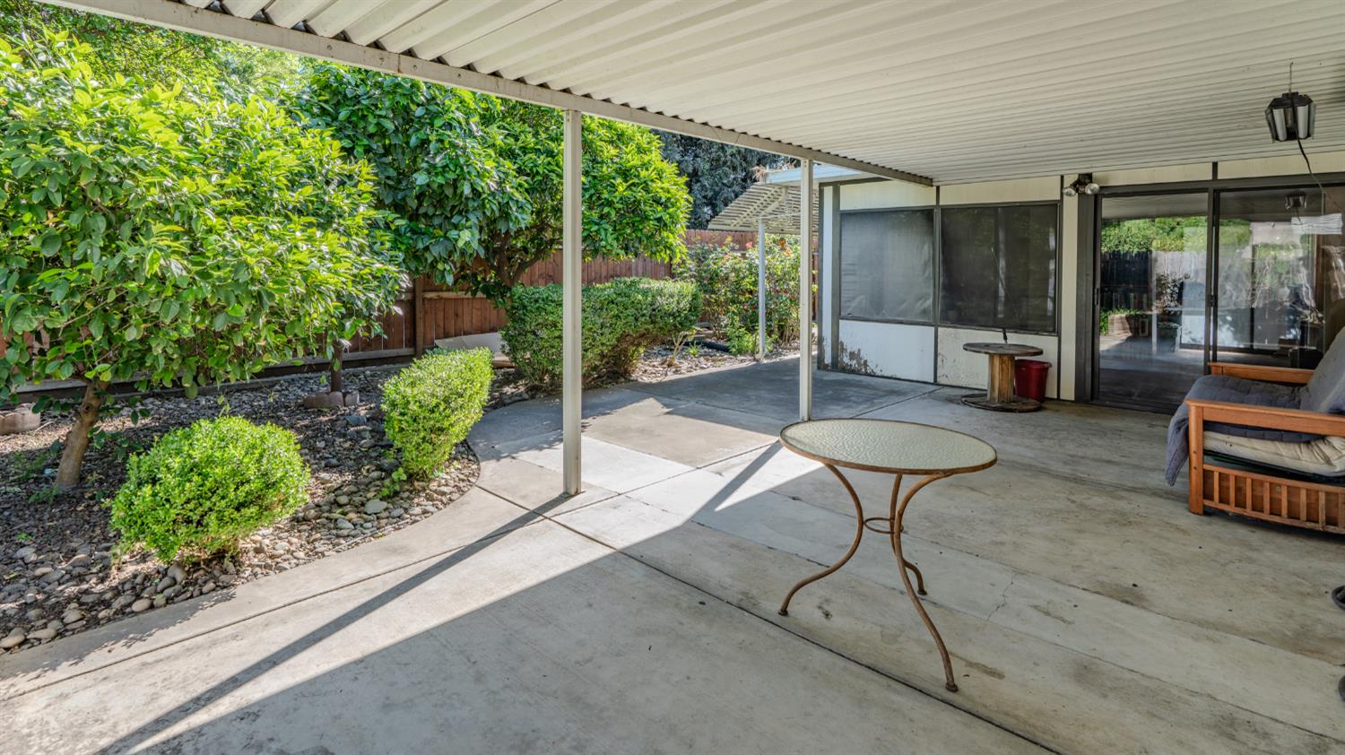 1618 Oakwood Dr, Modesto, CA 95350