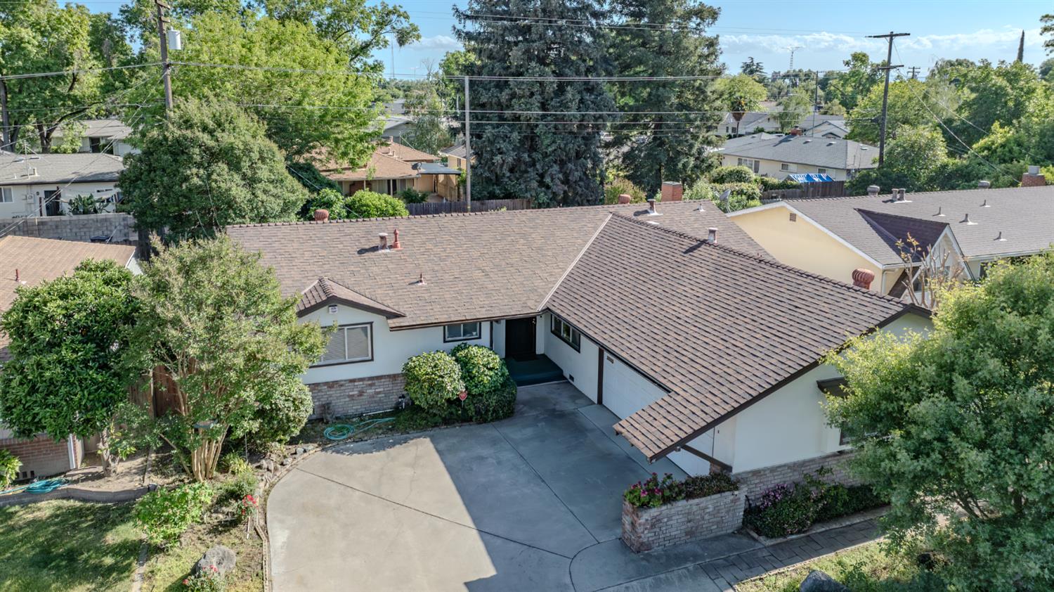 1618 Oakwood Dr, Modesto, CA 95350