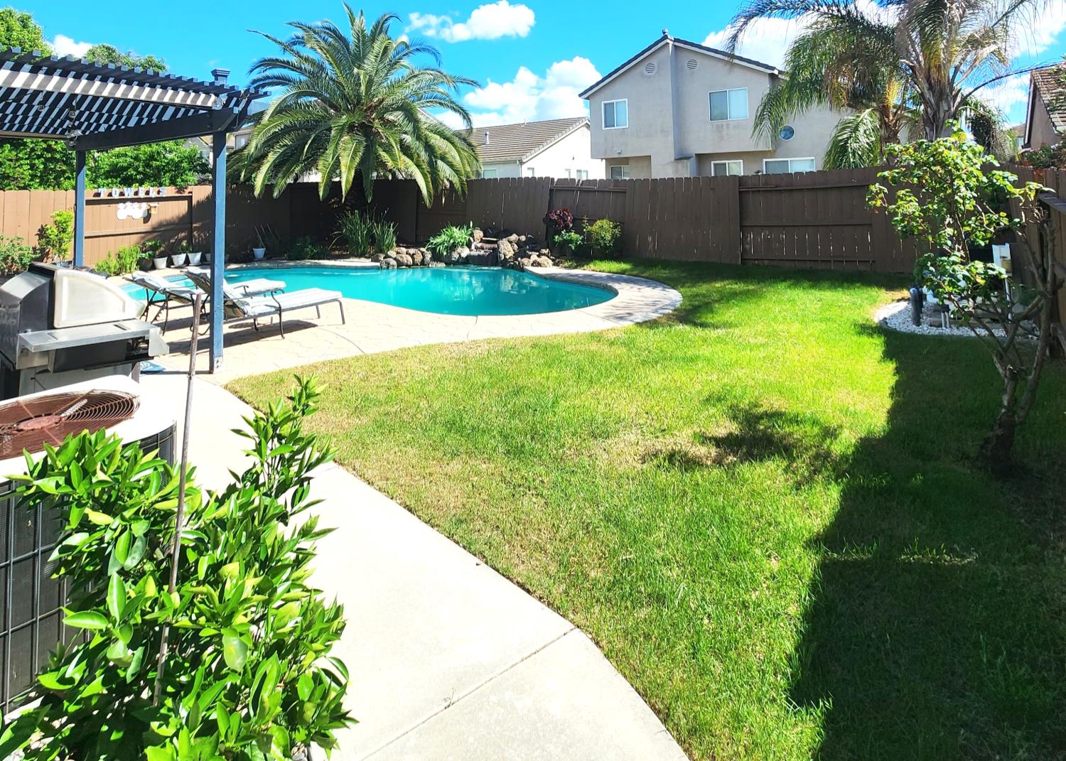 1454 Trellis St, Manteca, CA 95336