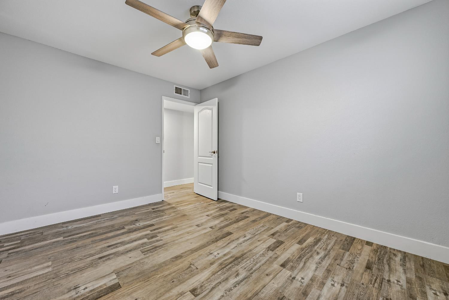 564 Della Ct, Merced, CA 95348