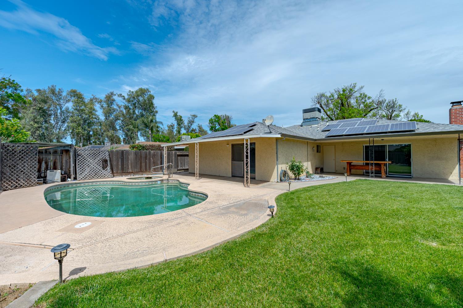 564 Della Ct, Merced, CA 95348