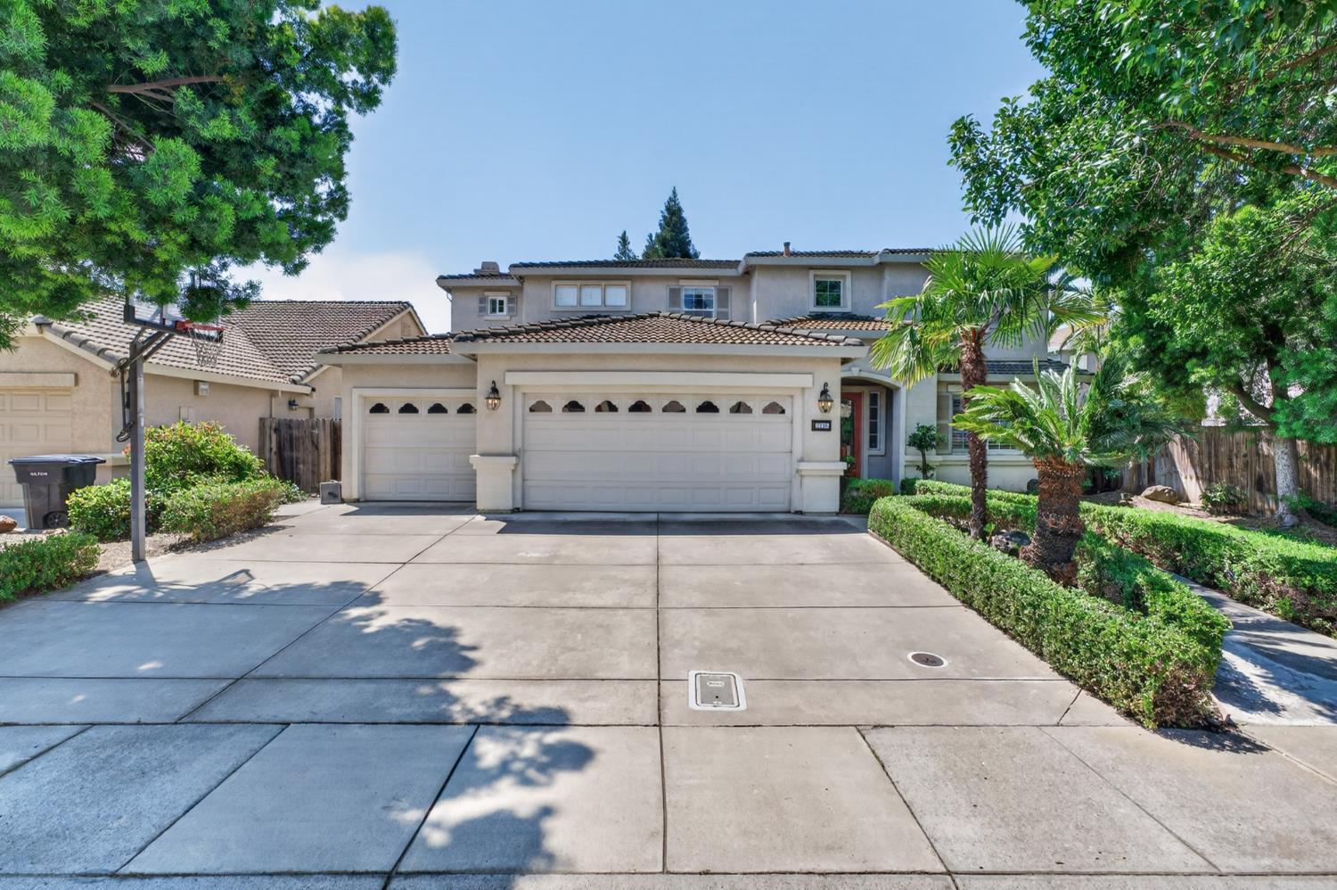 2116 E 2116 Steinbeck Dr Dr, Modesto, CA 95356