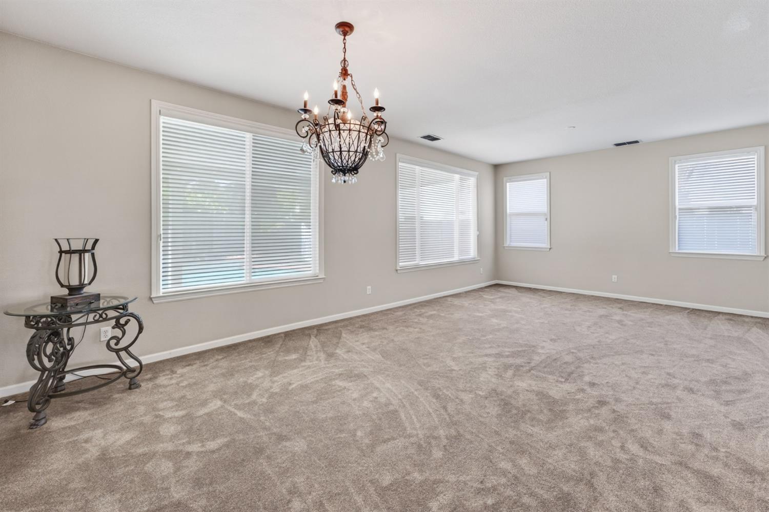 2116 E 2116 Steinbeck Dr Dr, Modesto, CA 95356