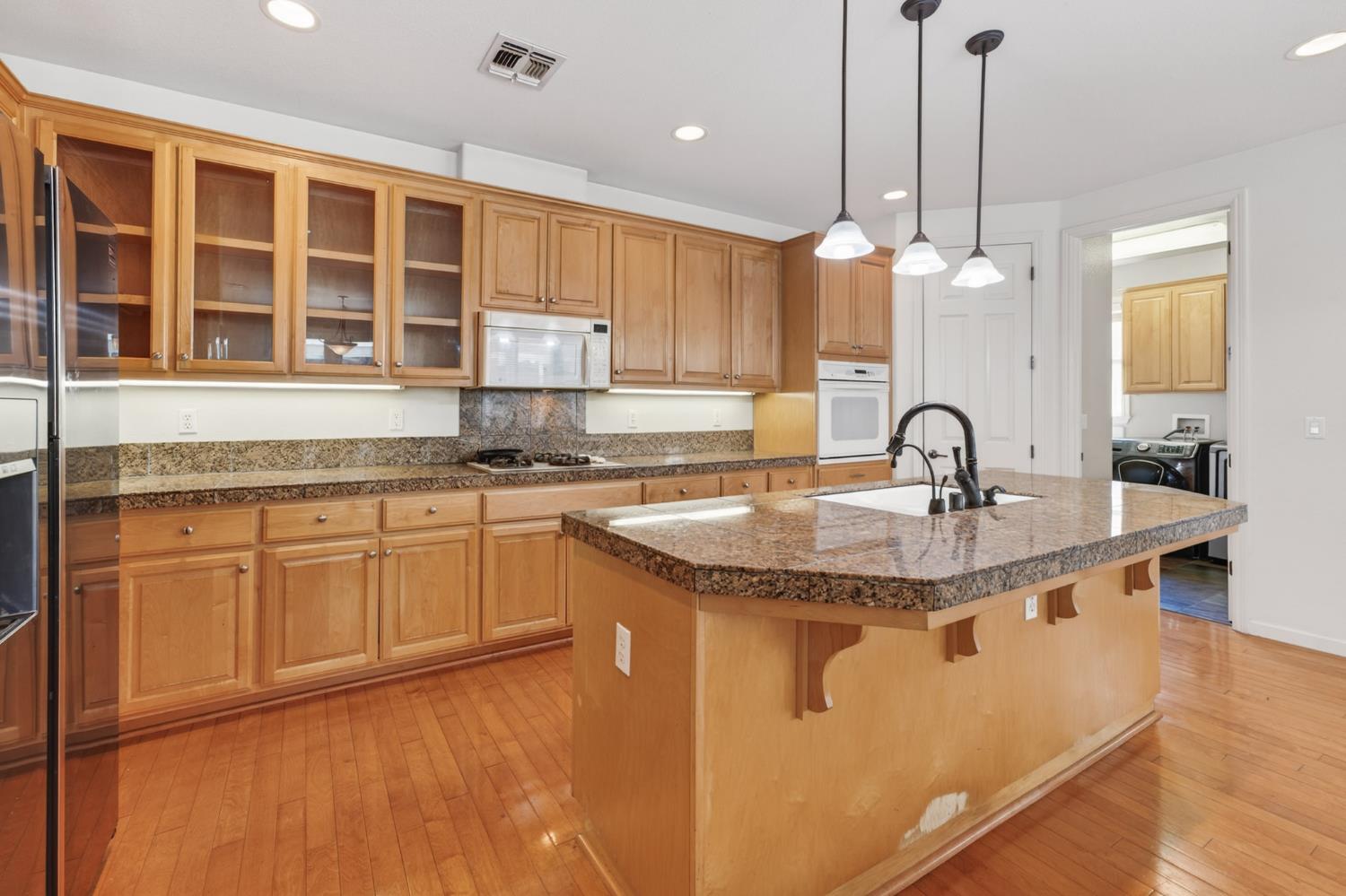 2116 E 2116 Steinbeck Dr Dr, Modesto, CA 95356
