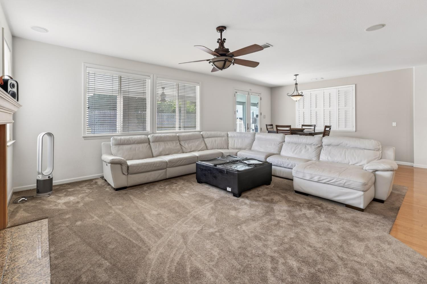 2116 E 2116 Steinbeck Dr Dr, Modesto, CA 95356