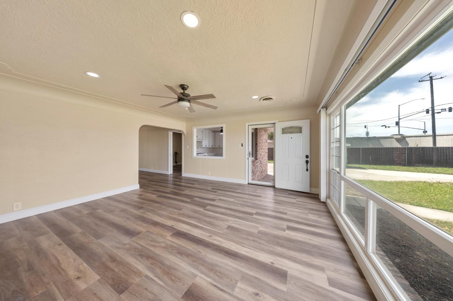 5958 E Lathrop Rd, Manteca, CA 95336