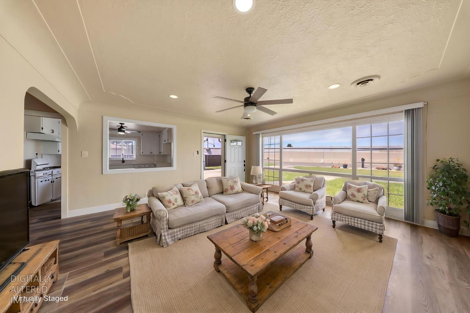 5958 E Lathrop Rd, Manteca, CA 95336