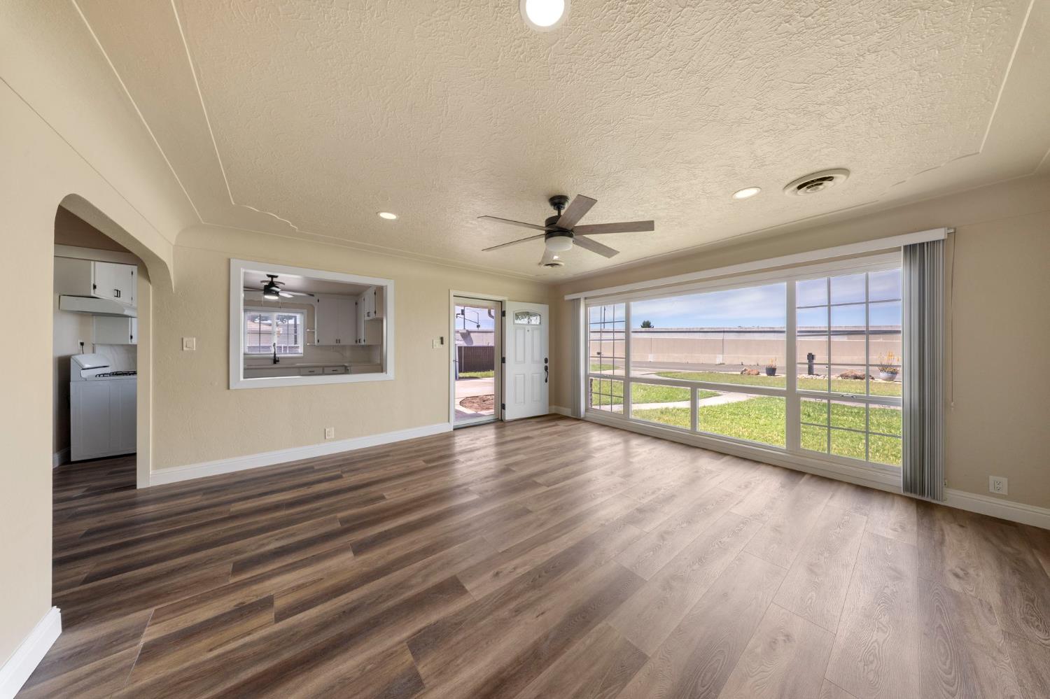 5958 E Lathrop Rd, Manteca, CA 95336