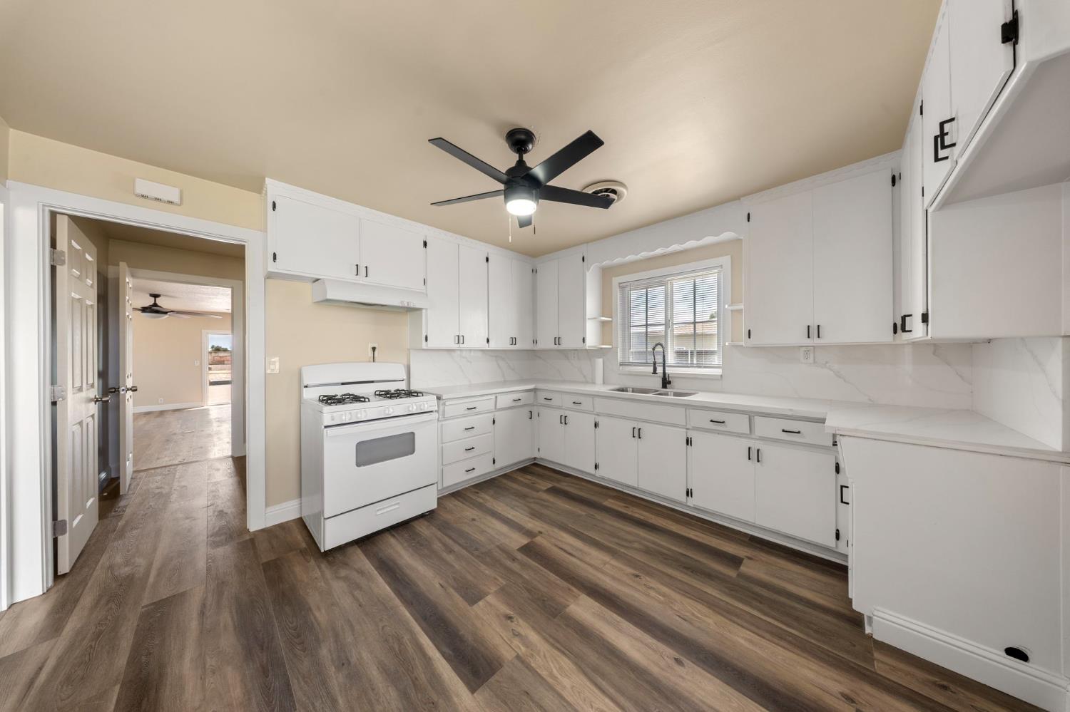 5958 E Lathrop Rd, Manteca, CA 95336