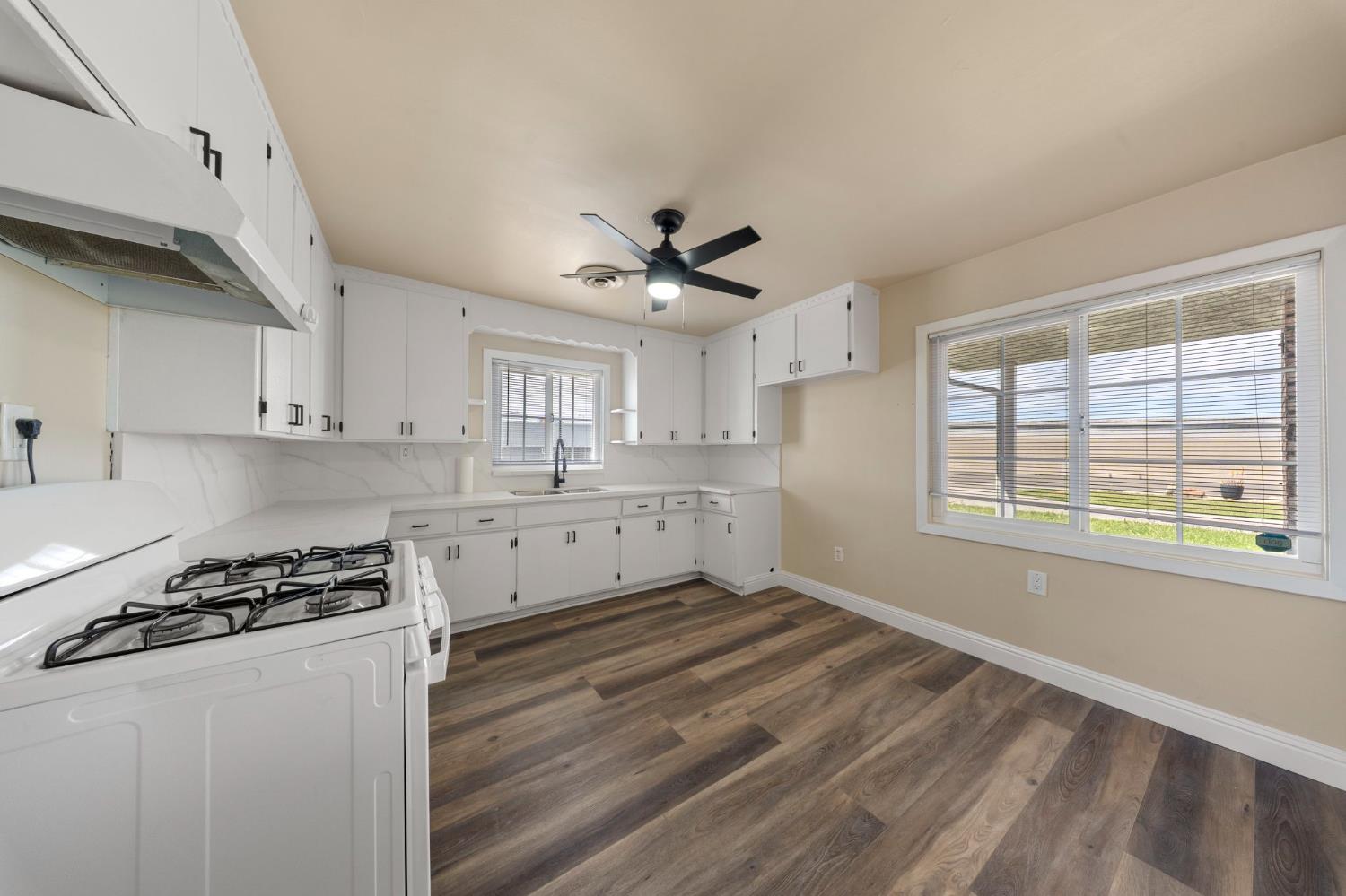 5958 E Lathrop Rd, Manteca, CA 95336