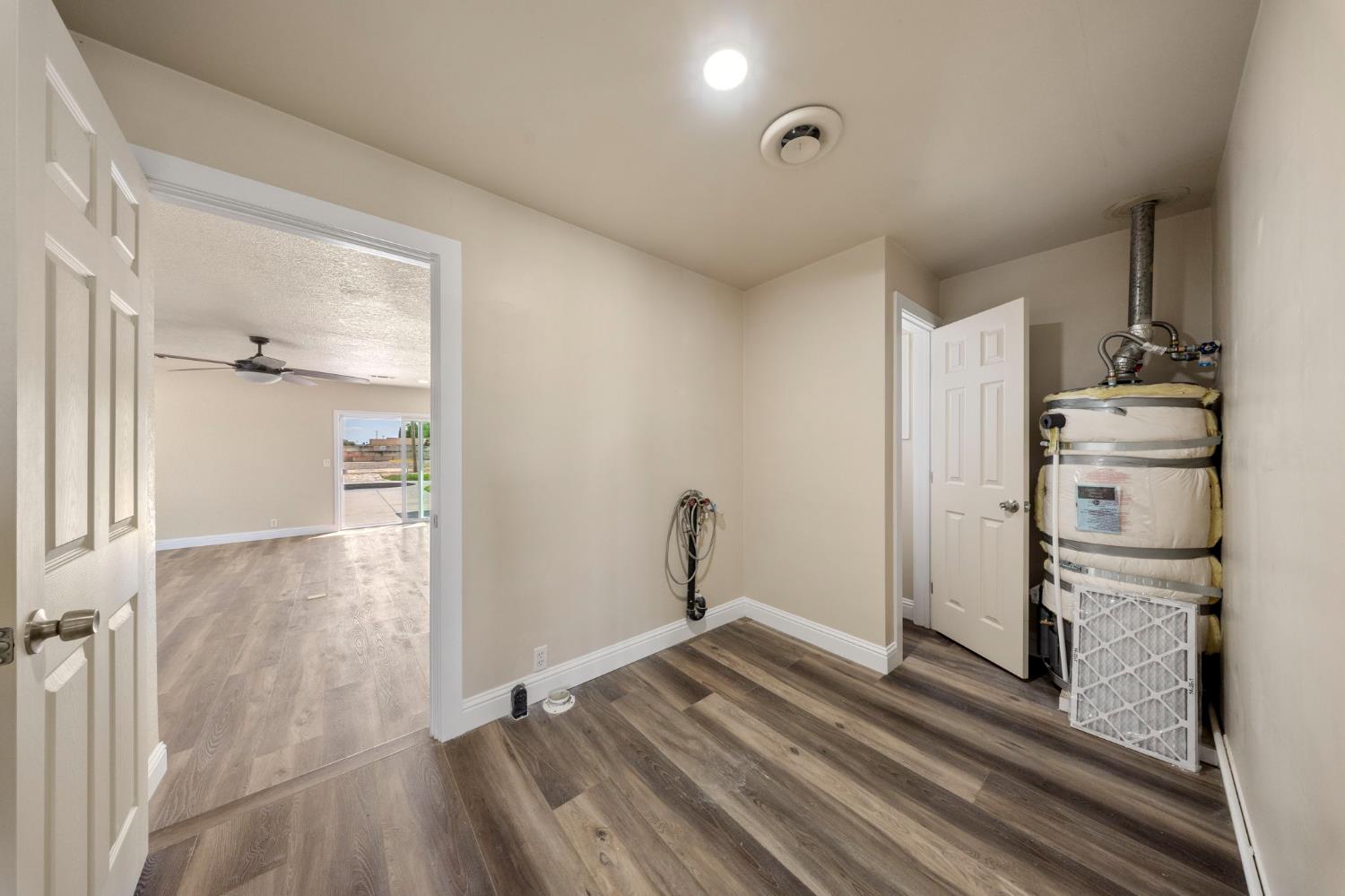 5958 E Lathrop Rd, Manteca, CA 95336