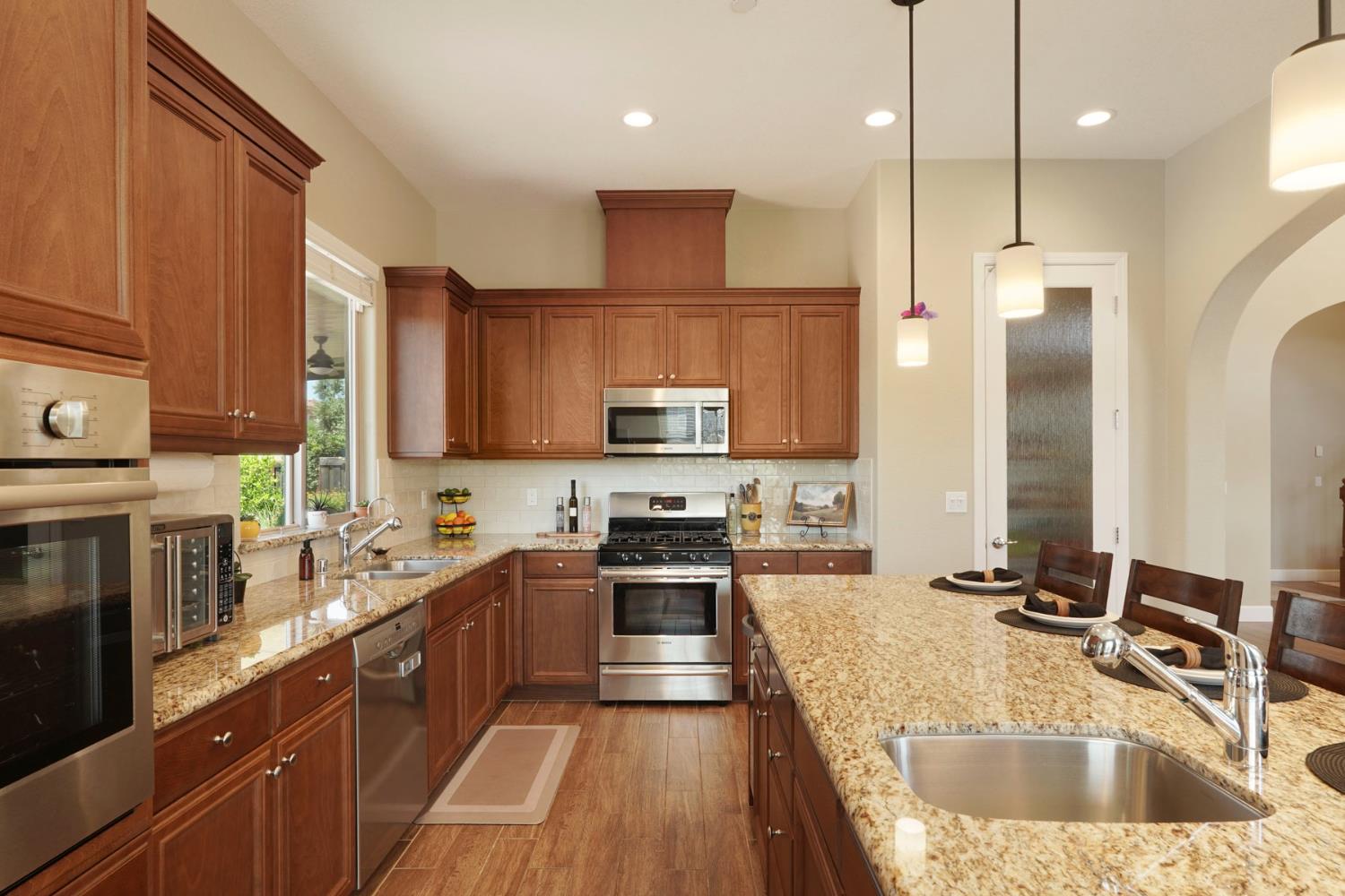 3670 Rapallo Way, Manteca, CA 95337