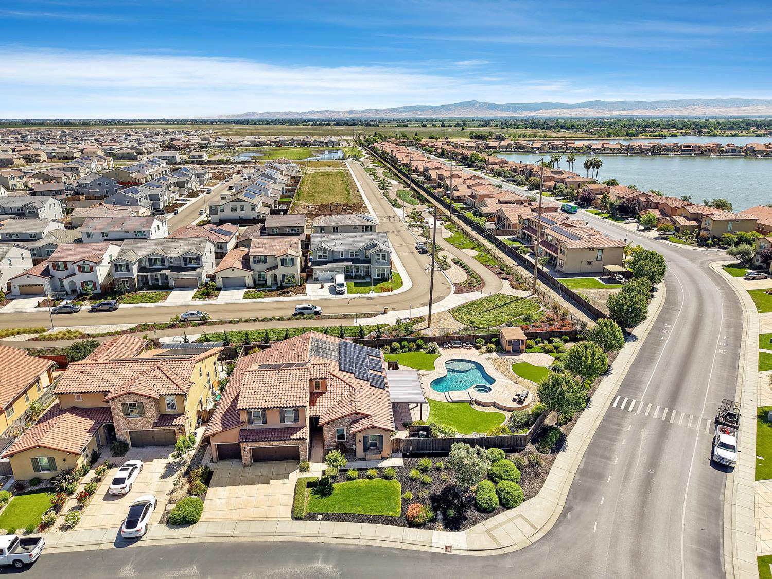3670 Rapallo Way, Manteca, CA 95337