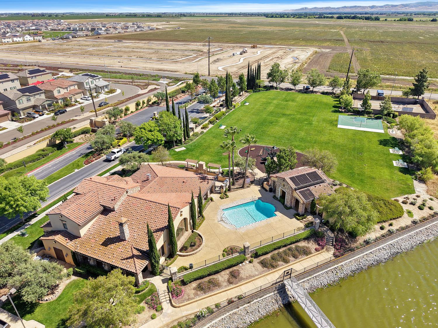 3670 Rapallo Way, Manteca, CA 95337