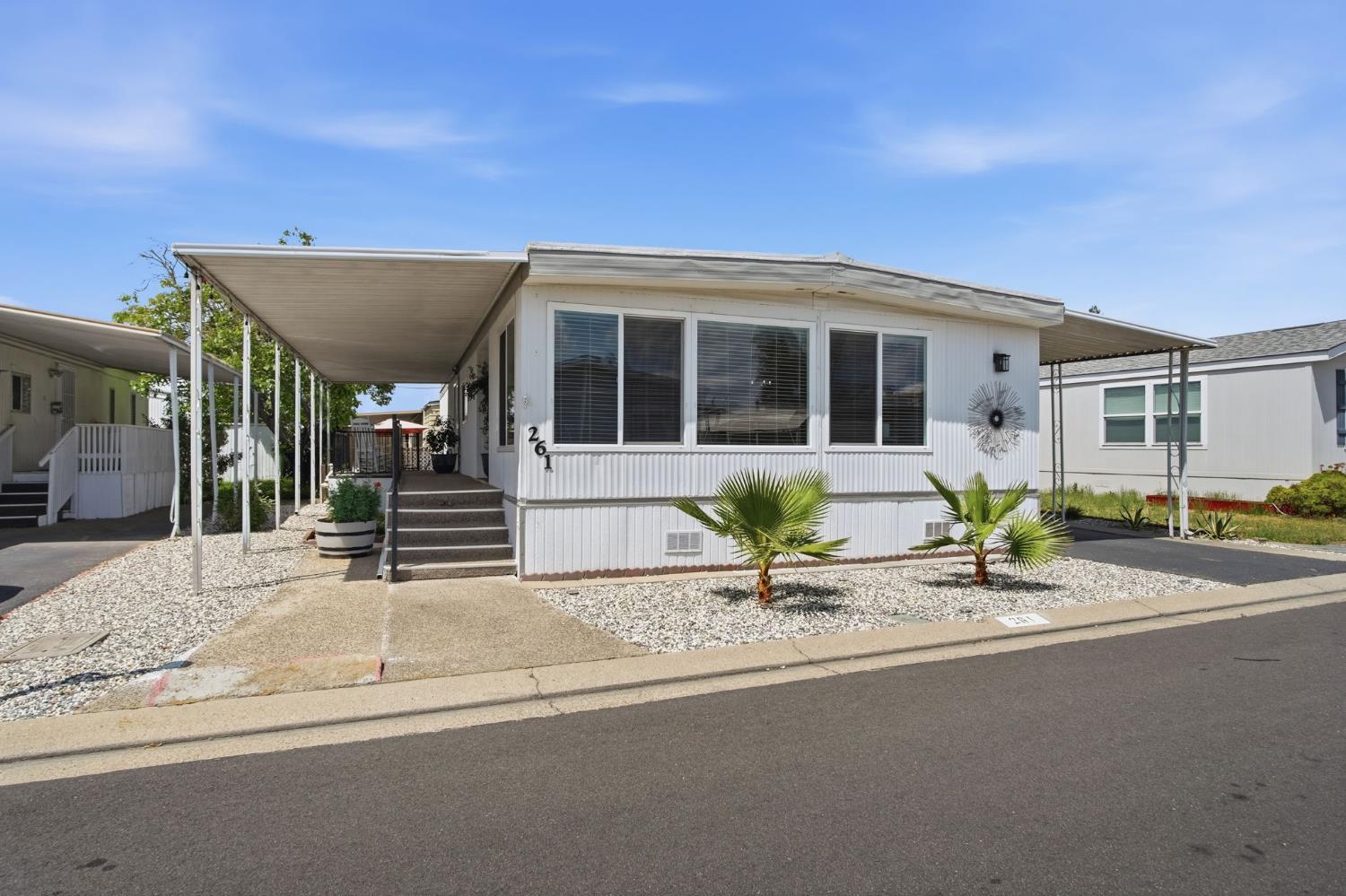 2621 Prescott Rd #261, Modesto, CA 95351