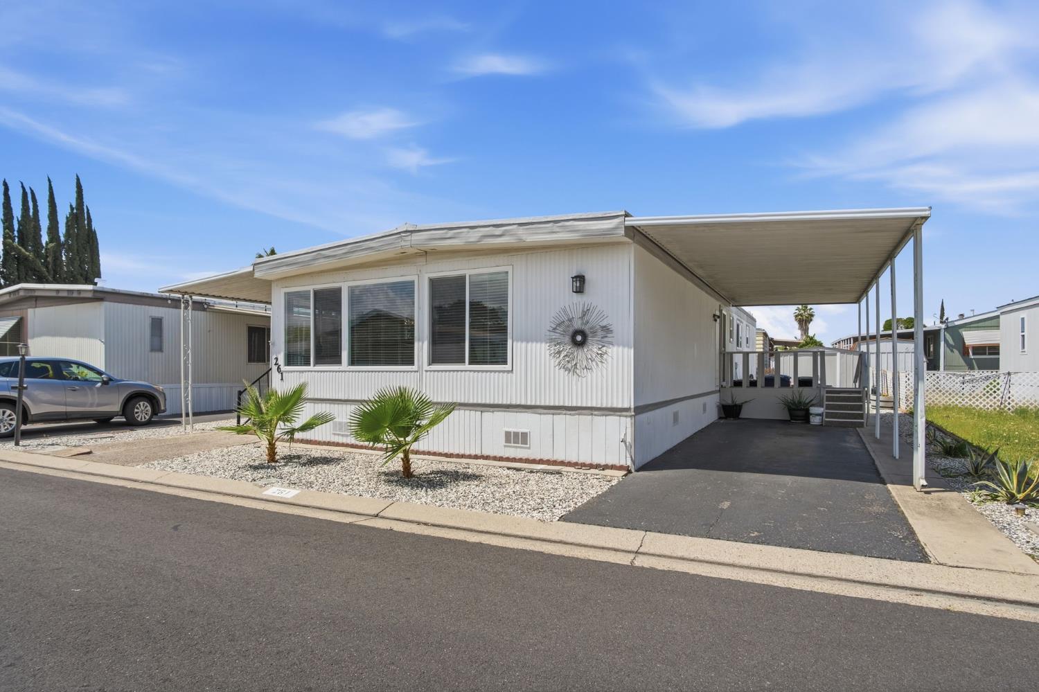 2621 Prescott Rd #261, Modesto, CA 95351