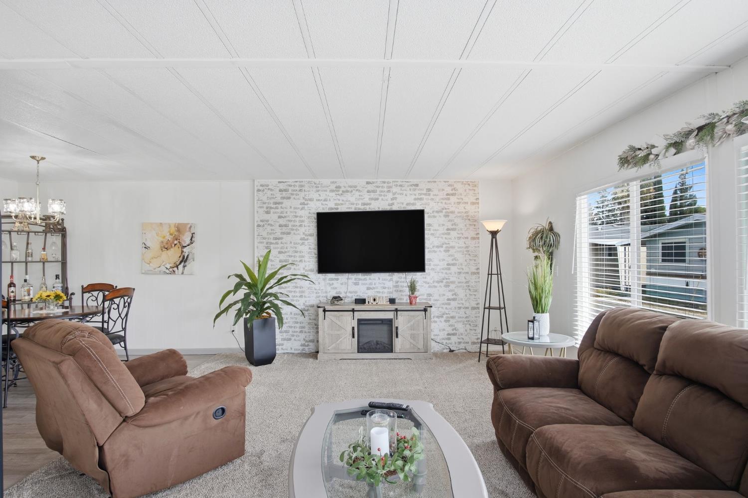 2621 Prescott Rd #261, Modesto, CA 95351