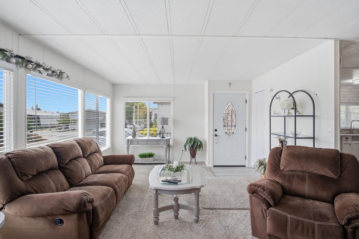 2621 Prescott Rd #261, Modesto, CA 95351