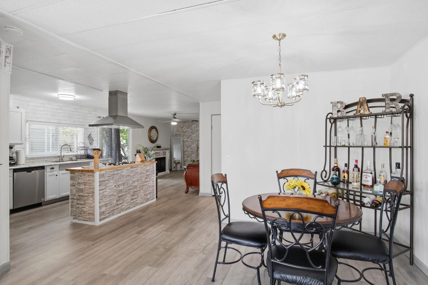 2621 Prescott Rd #261, Modesto, CA 95351