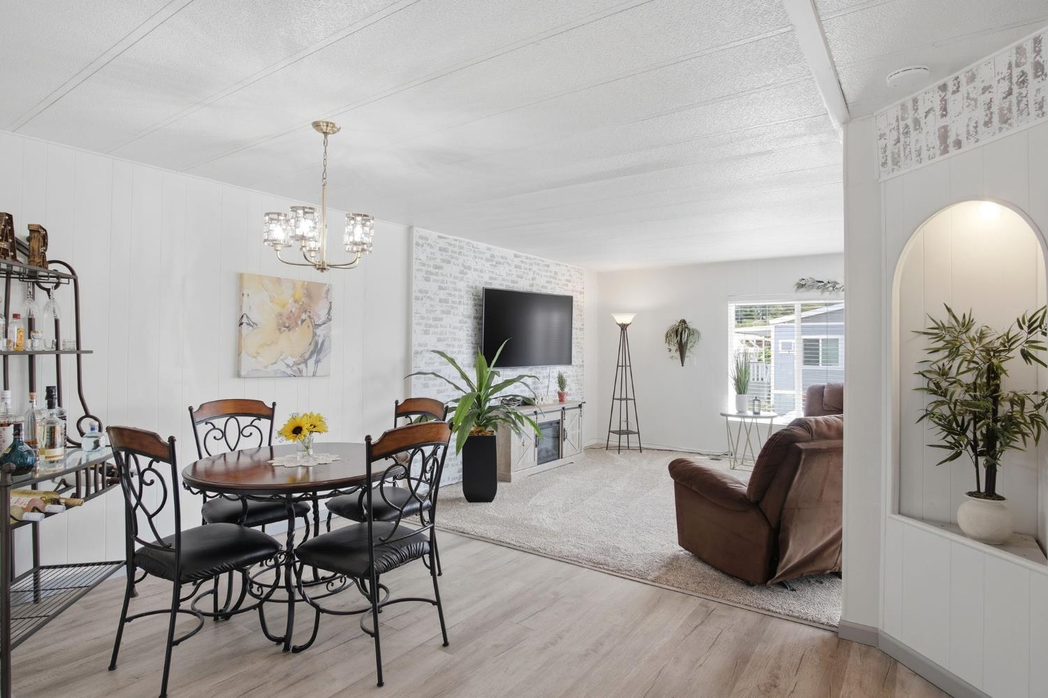 2621 Prescott Rd #261, Modesto, CA 95351