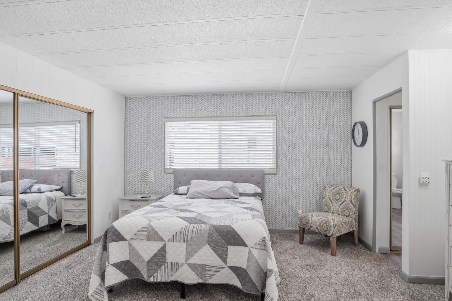 2621 Prescott Rd #261, Modesto, CA 95351