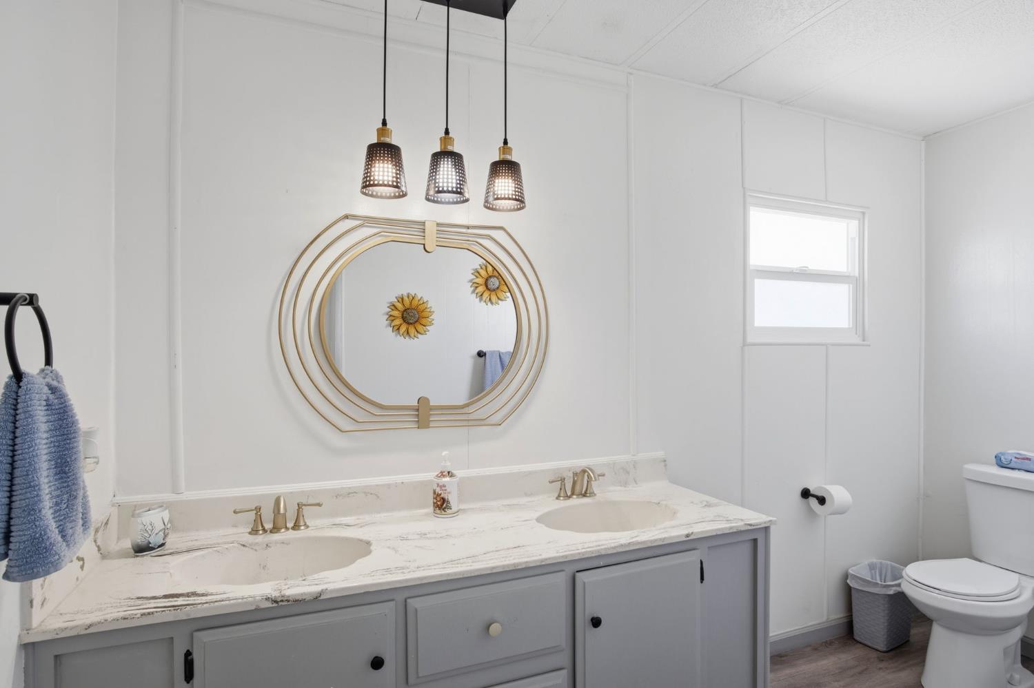 2621 Prescott Rd #261, Modesto, CA 95351