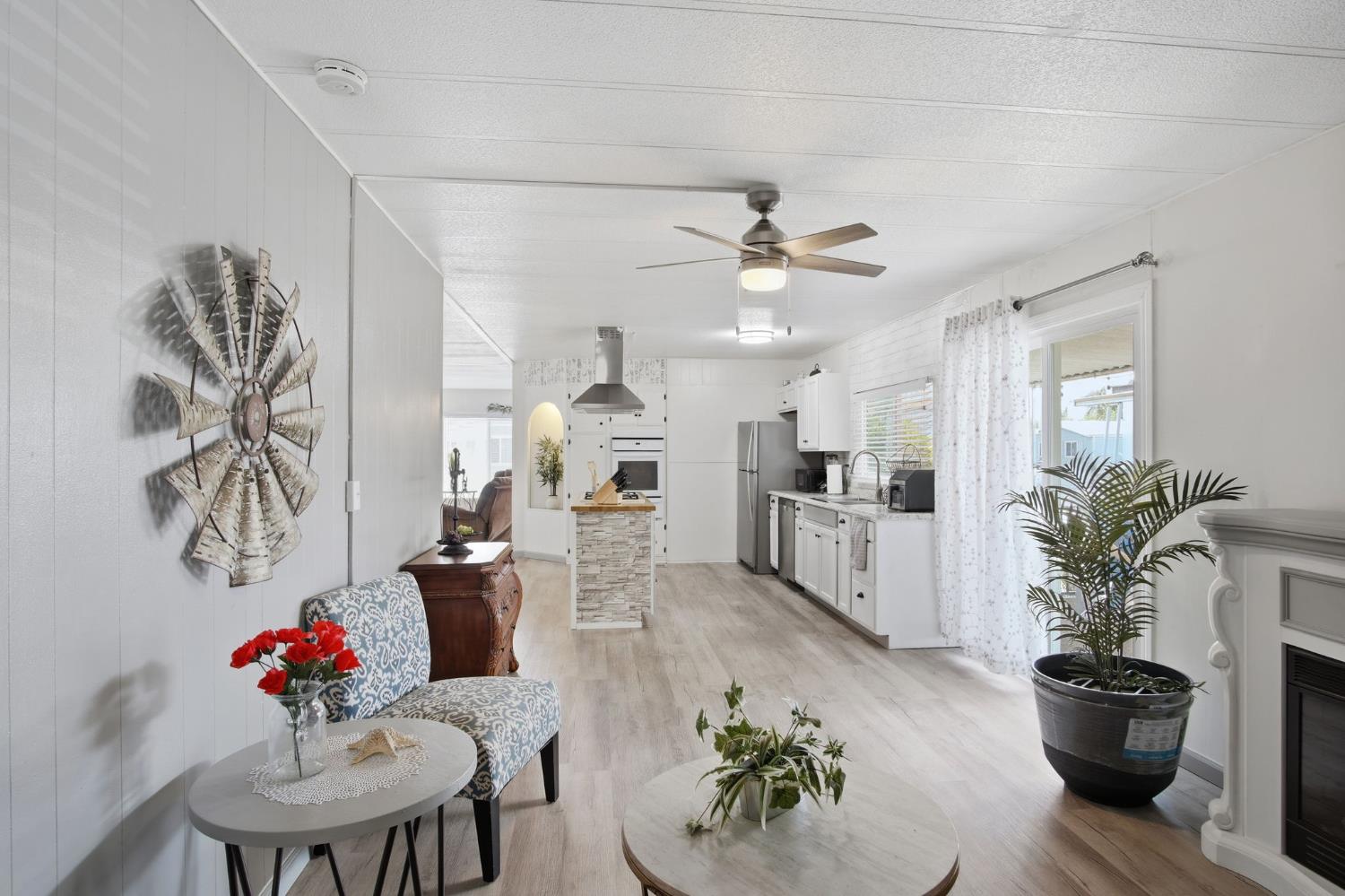 2621 Prescott Rd #261, Modesto, CA 95351