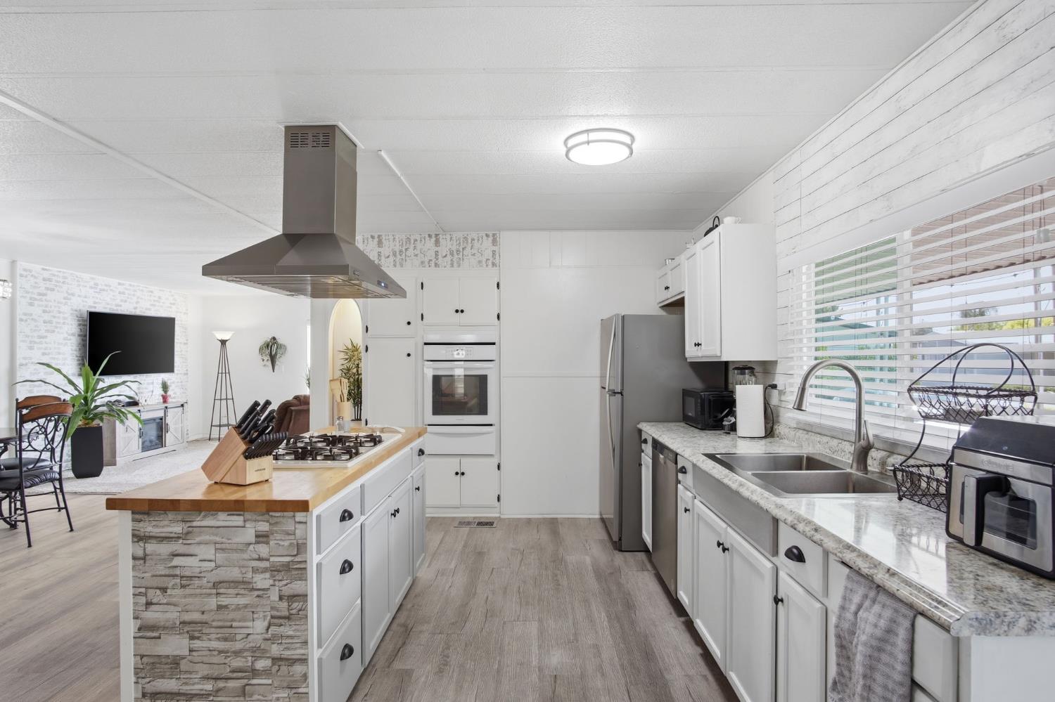 2621 Prescott Rd #261, Modesto, CA 95351