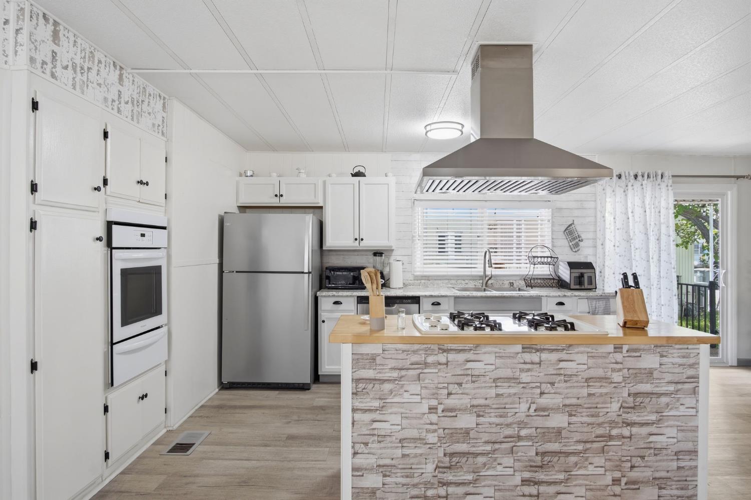 2621 Prescott Rd #261, Modesto, CA 95351