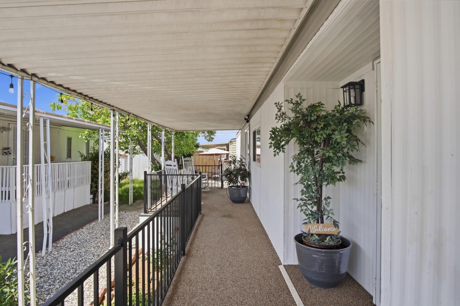 2621 Prescott Rd #261, Modesto, CA 95351