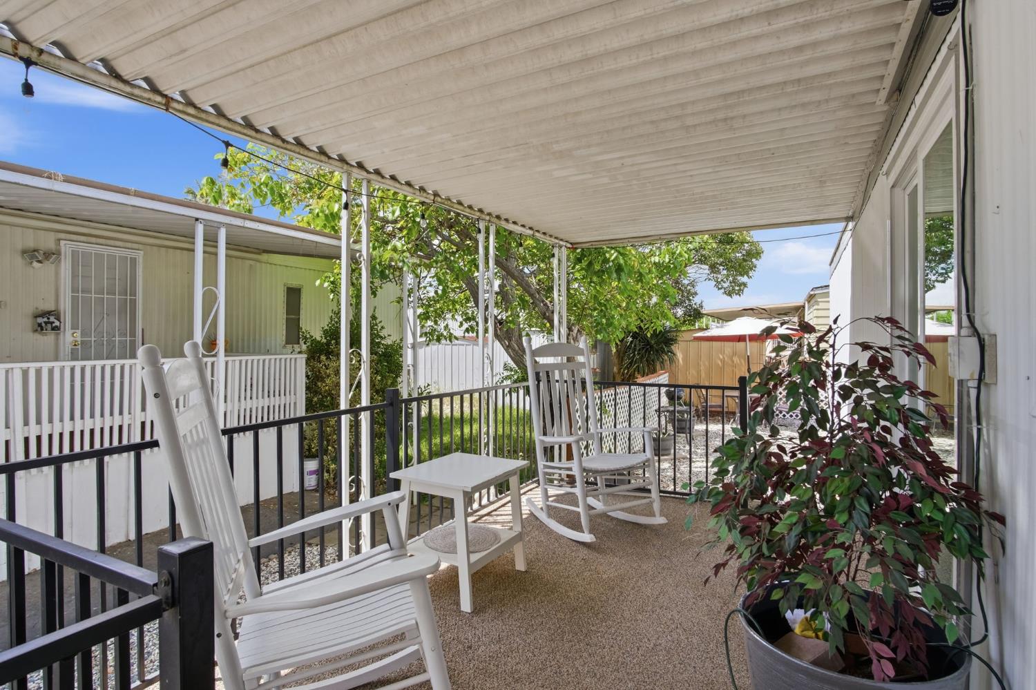 2621 Prescott Rd #261, Modesto, CA 95351