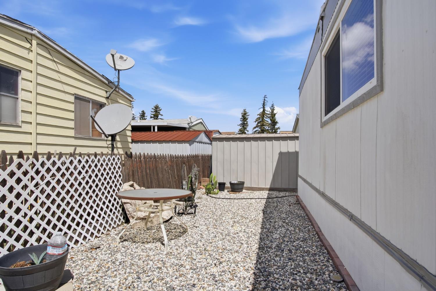 2621 Prescott Rd #261, Modesto, CA 95351