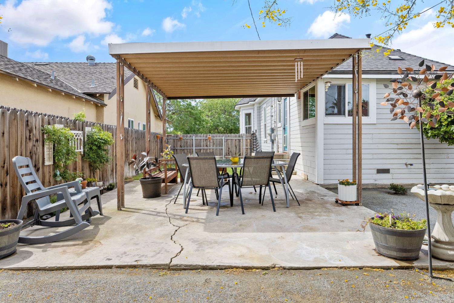 124 W Florinda St, Hanford, CA 93230