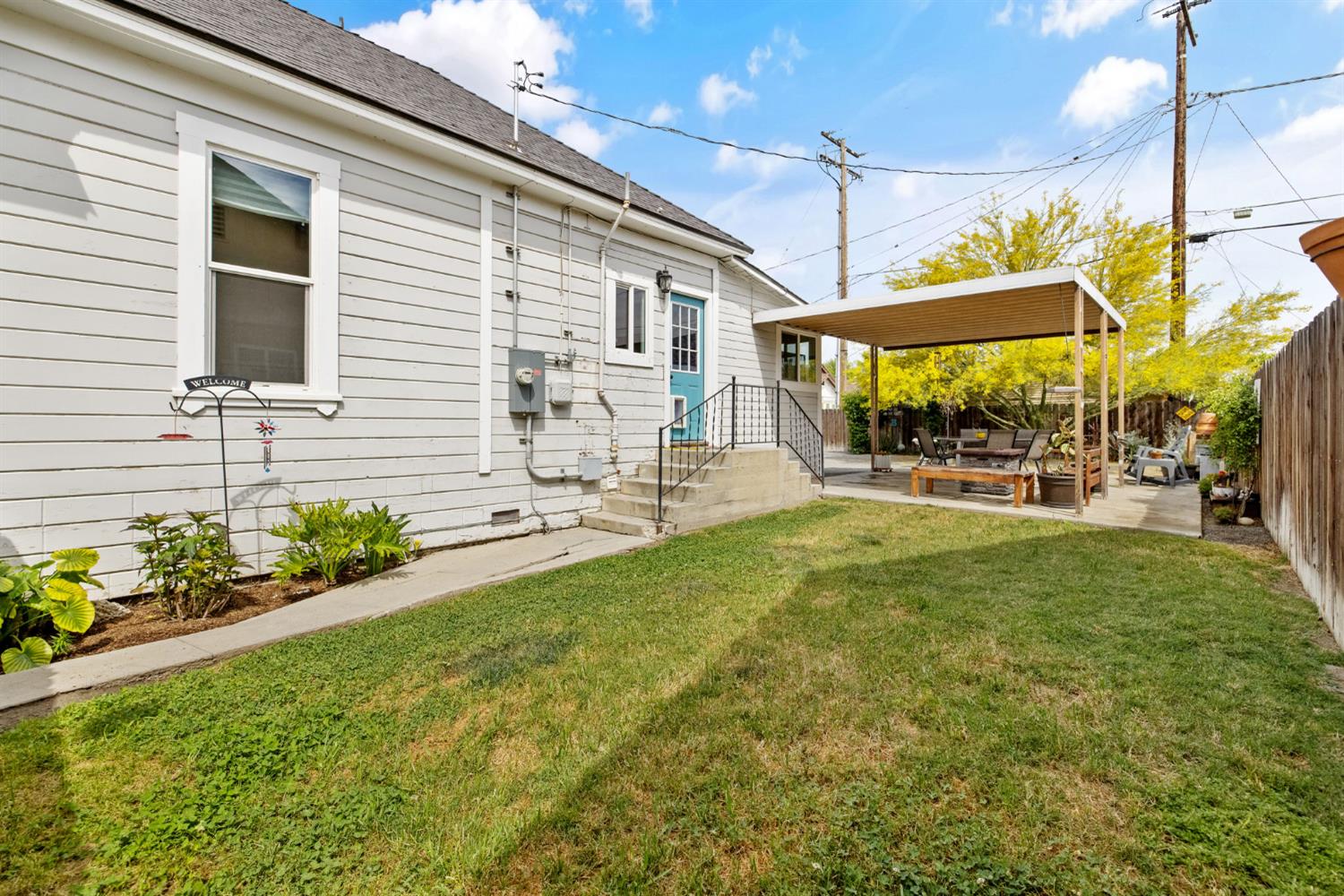 124 W Florinda St, Hanford, CA 93230