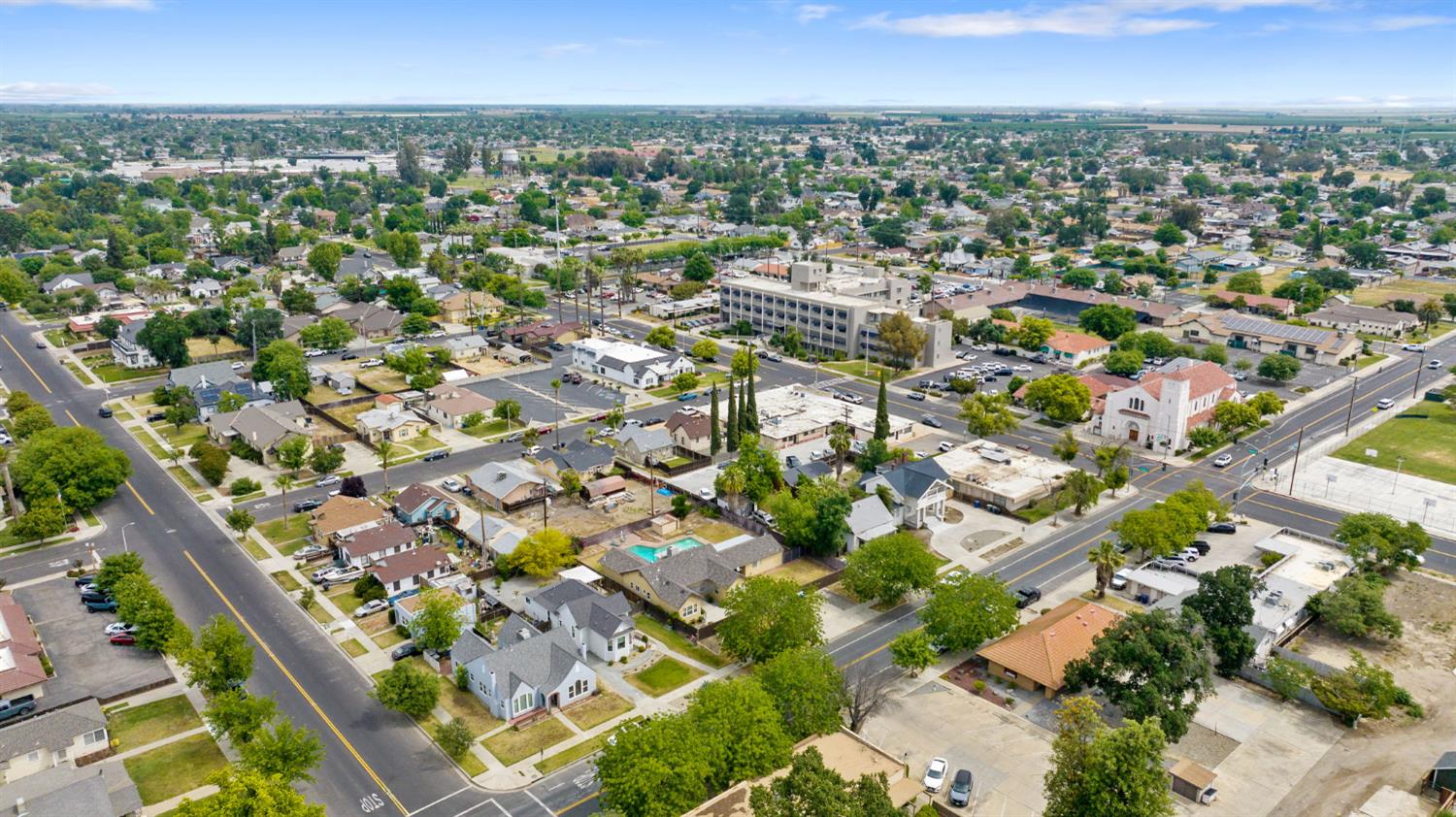 124 W Florinda St, Hanford, CA 93230