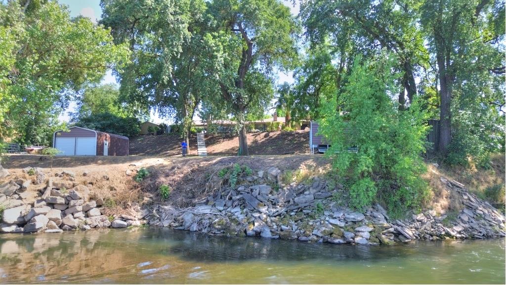 11714 Livingston Cressey Rd, Livingston, CA 95334