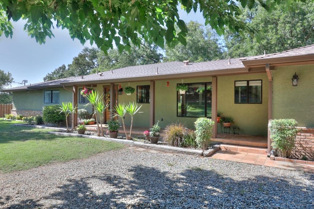 11714 Livingston Cressey Rd, Livingston, CA 95334