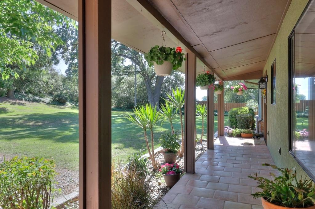 11714 Livingston Cressey Rd, Livingston, CA 95334