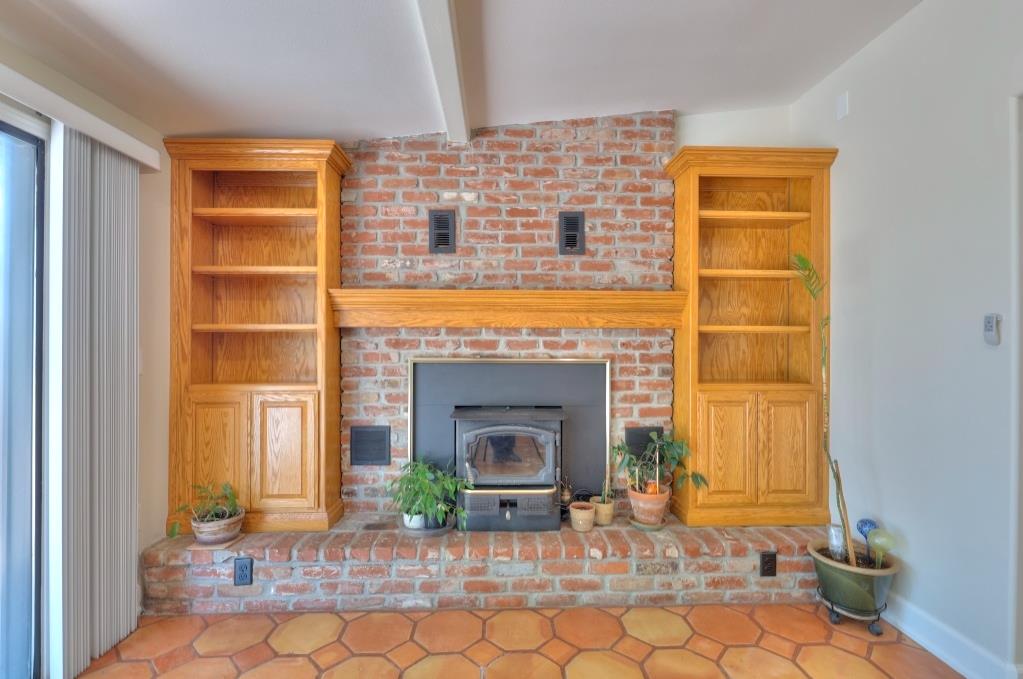 11714 Livingston Cressey Rd, Livingston, CA 95334