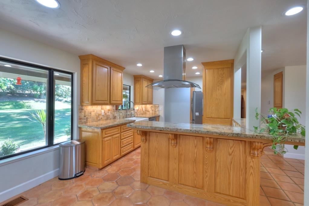 11714 Livingston Cressey Rd, Livingston, CA 95334