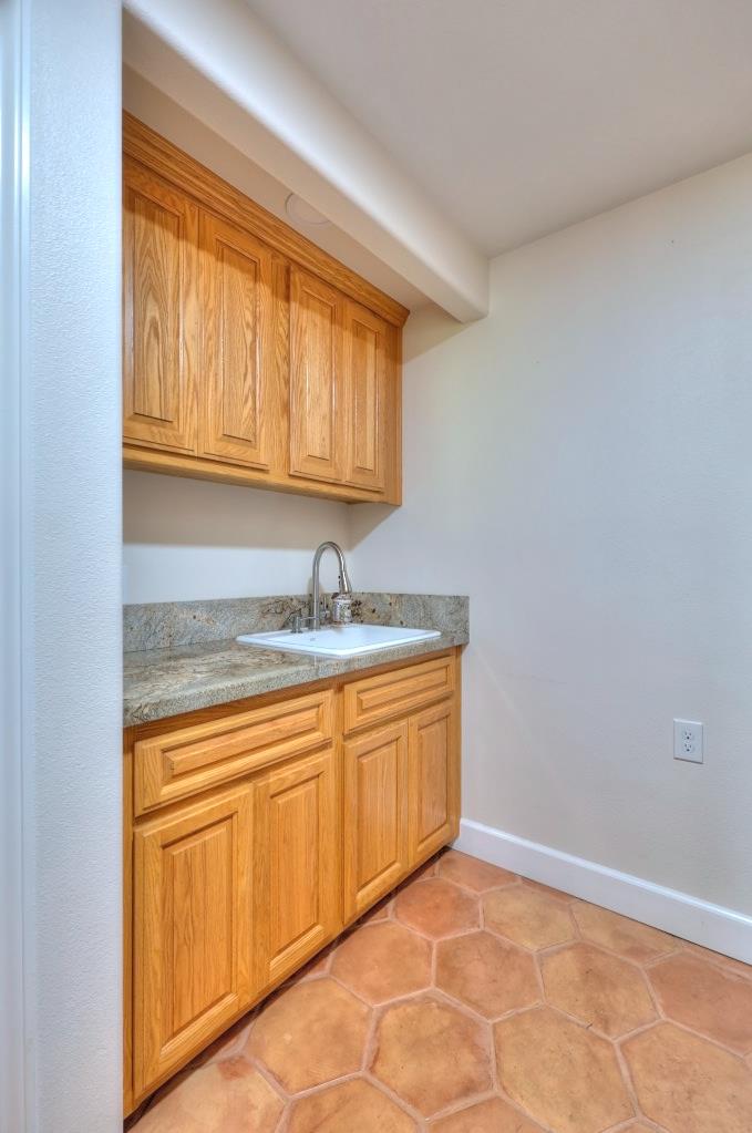 11714 Livingston Cressey Rd, Livingston, CA 95334